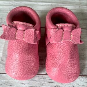 Freshly Picked Bow Mocs - Size 4